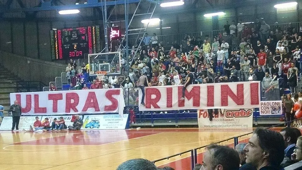 I tifosi biancorossi al Flaminio