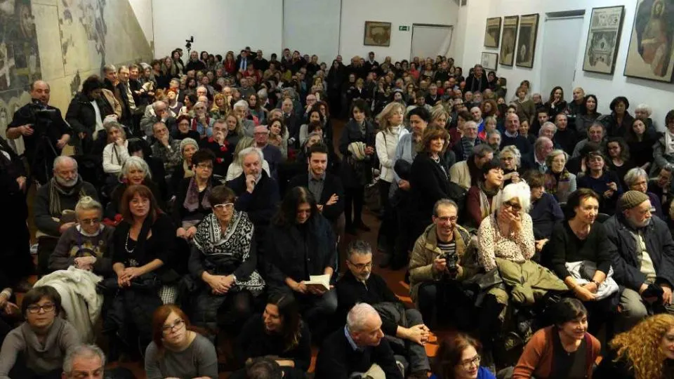 la Sala del Giudizio stracolma
