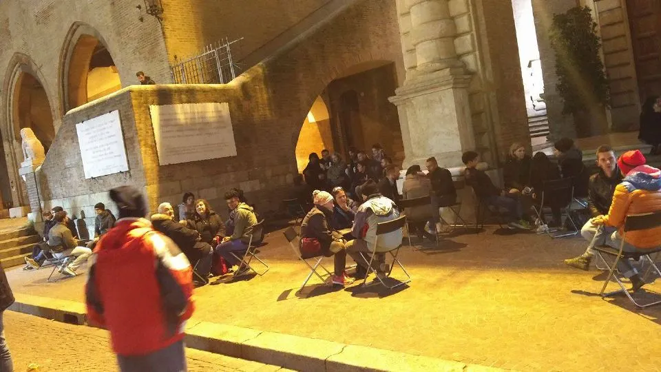 Biblioteca vivente in piazza Cavour