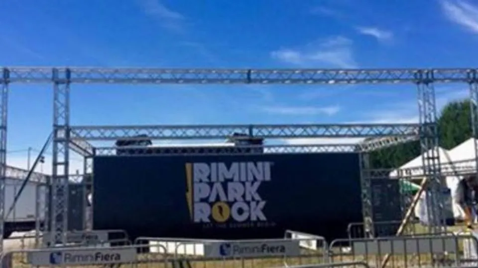 il palco (foto Facebook)