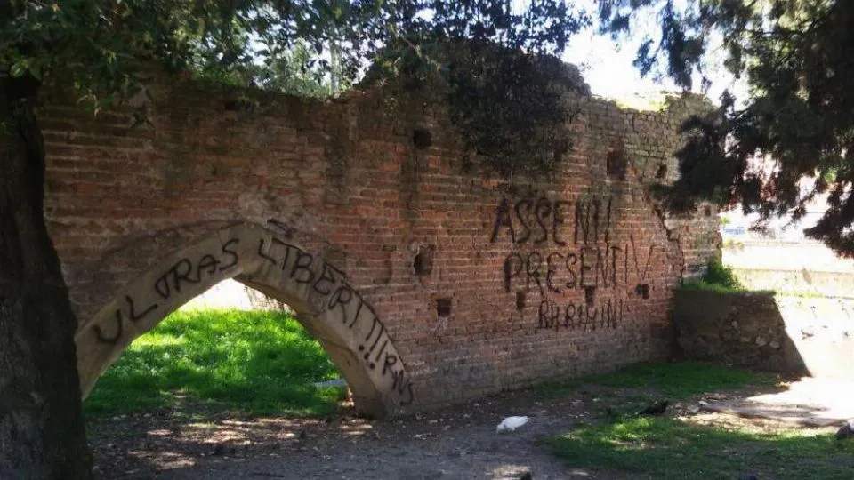 Le scritte su Porta Galliana
