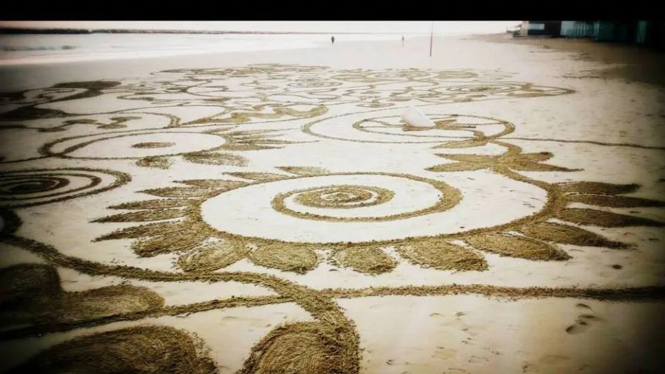 un disegno su spiaggia
