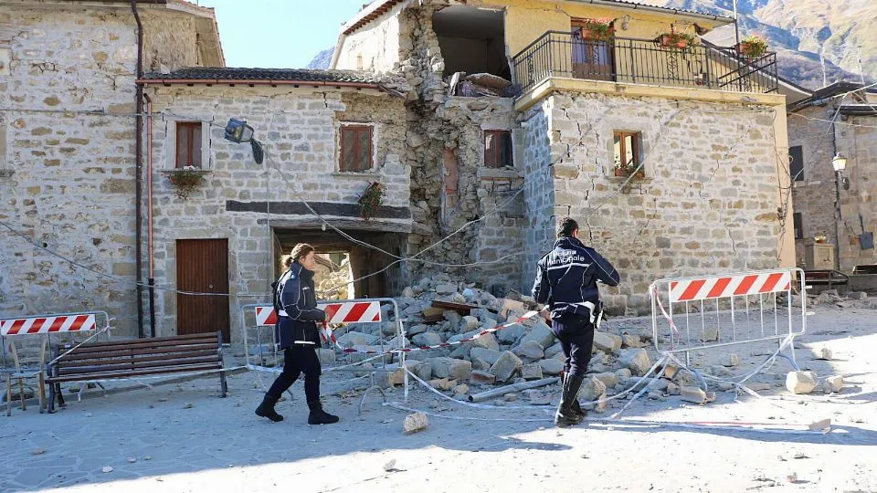 gli agenti a Montegallo