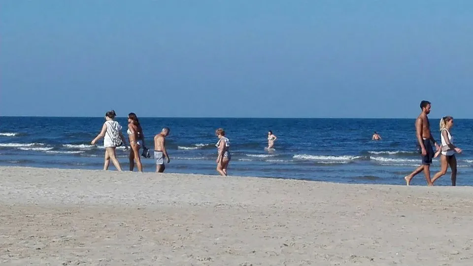 la spiaggia di Rimini nel pomeriggio di domenica 25 settembre