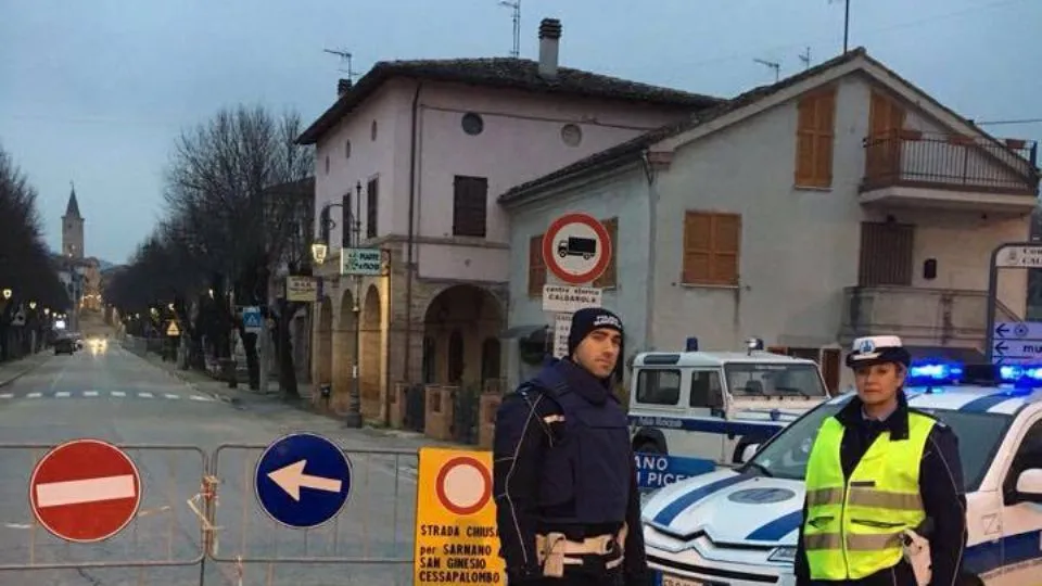 gli agenti a Caldarola