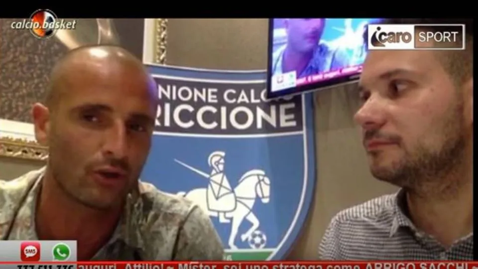 Uno dei collegamenti in diretta di lunedì sera dal Ritz Caffè di Riccione