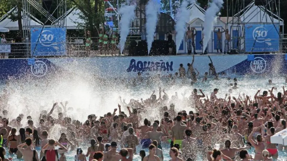 la piscina di Aquafan
