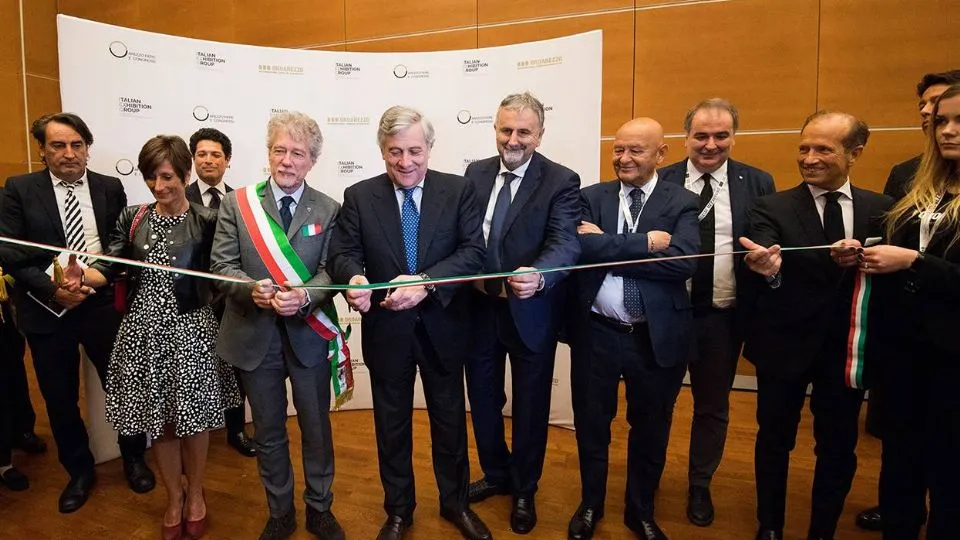 il taglio del nastor di OroArezzo