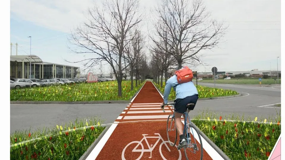 la pista ciclabile in zona Marr