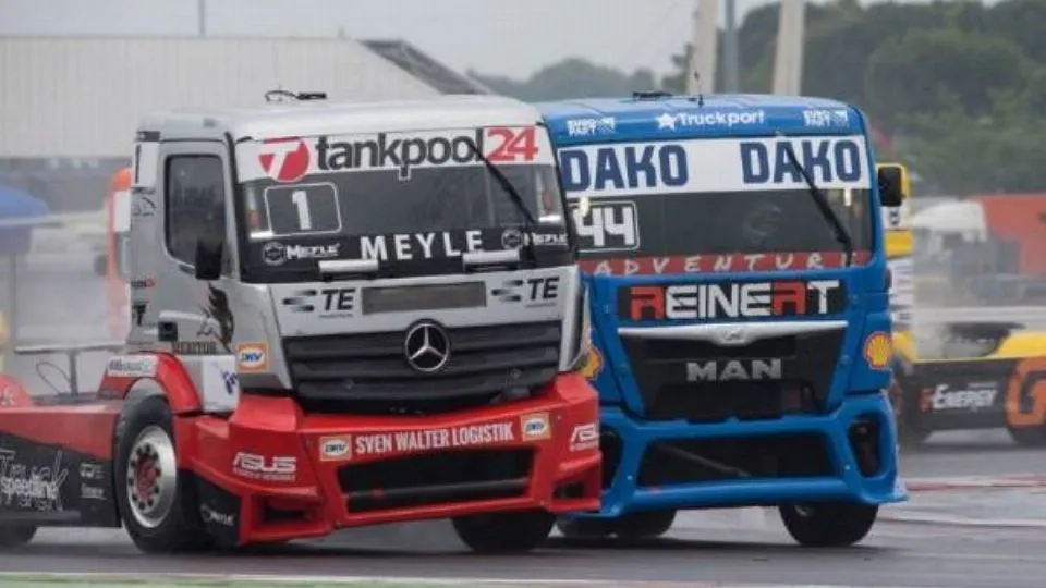 Race Truck
