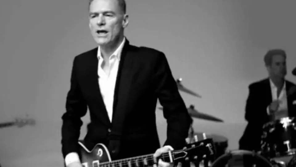 Bryan Adams
