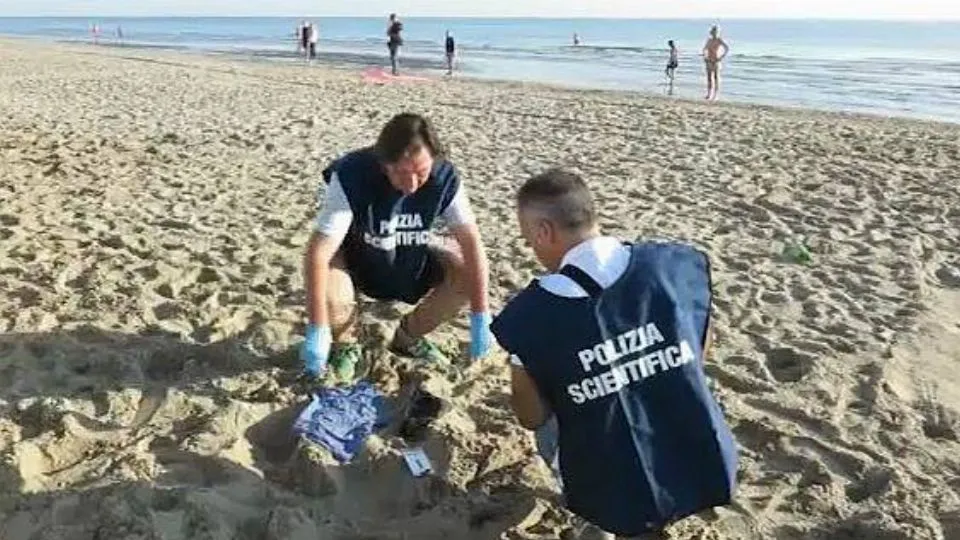 i rilievi sulla battigia del bagno 130 (Adriapress)
