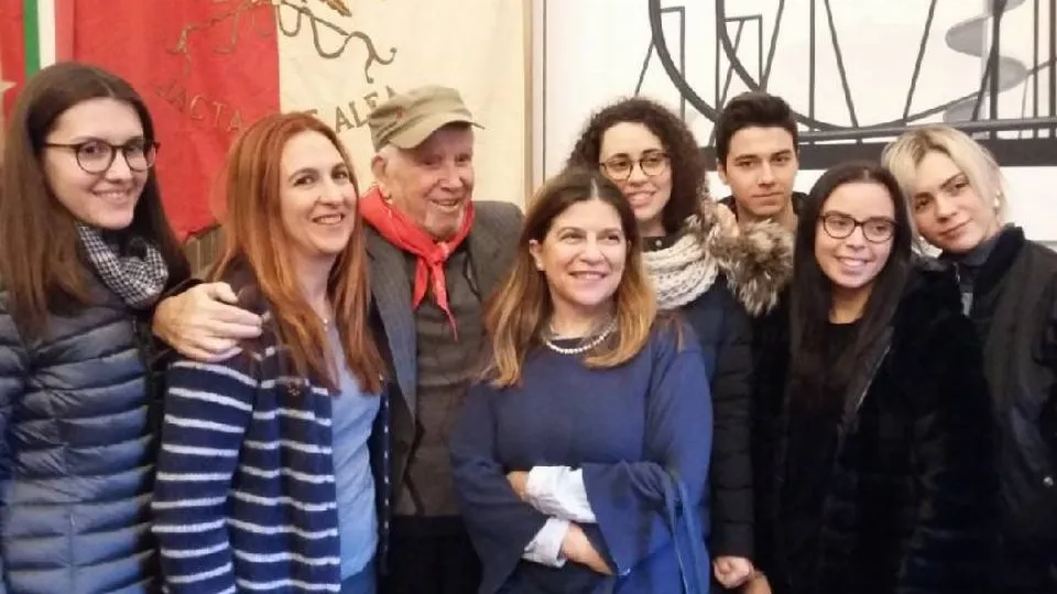 Lisi, fontana e Vallicelli (ANPI) e studenti
