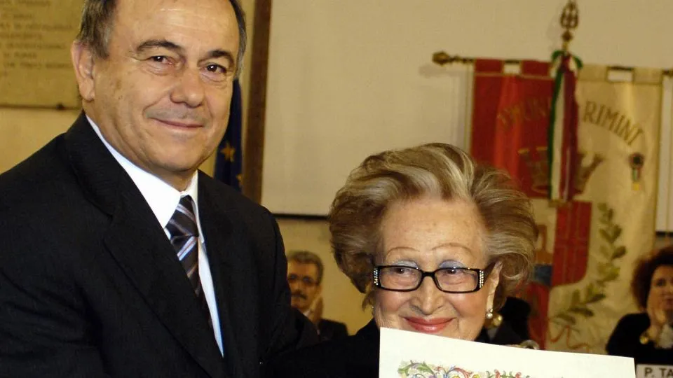 nella foto di Riccardo Gallini durante il conferimento del Sigismondo d’Oro
