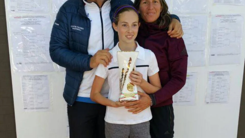 Omar Urbinati con la vincitrice Giulia Dal Pozzo e Francesca Guardigli