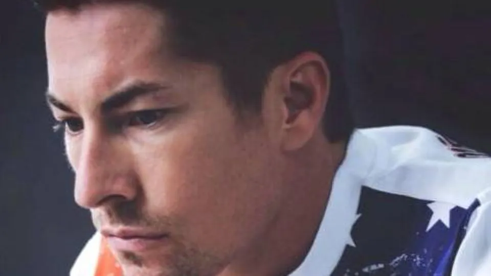 Nicky Hayden (nickyhaiden.com)
