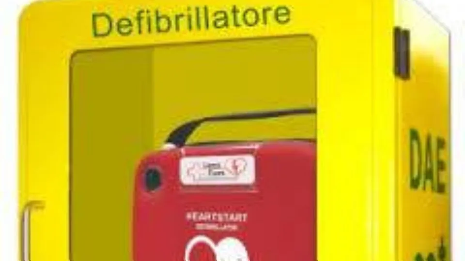 Un defibrillatore (archivio)