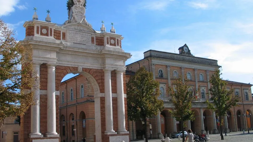 arco e municipio