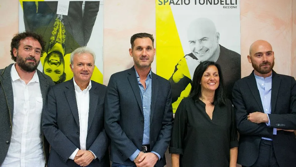 foto di gruppo alla presentazione