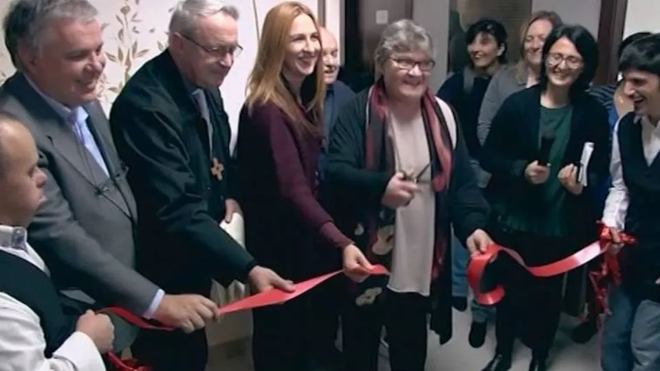 il taglio del nastro
