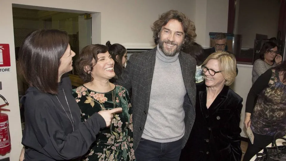 Alessio Boni con le sorelle Fabbri
