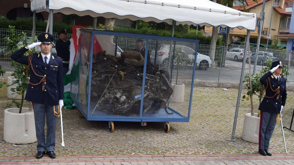 la teca con i resti