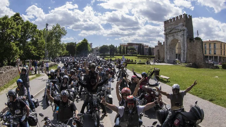 la parata delle moto
