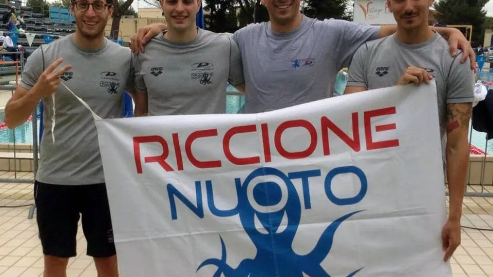 La staffetta del record europeo: Cocco, Spelonchi, Piccari e Parmigiani