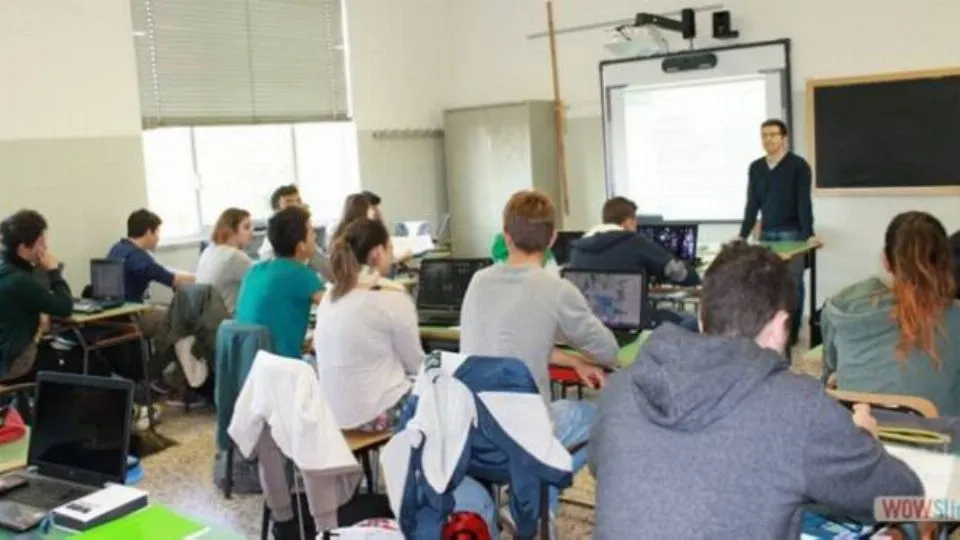 Una lezione di Informatica al Valturio