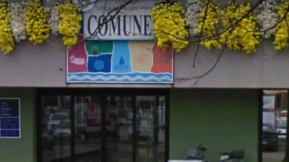 l’esterno del Municipio di Bellaria
