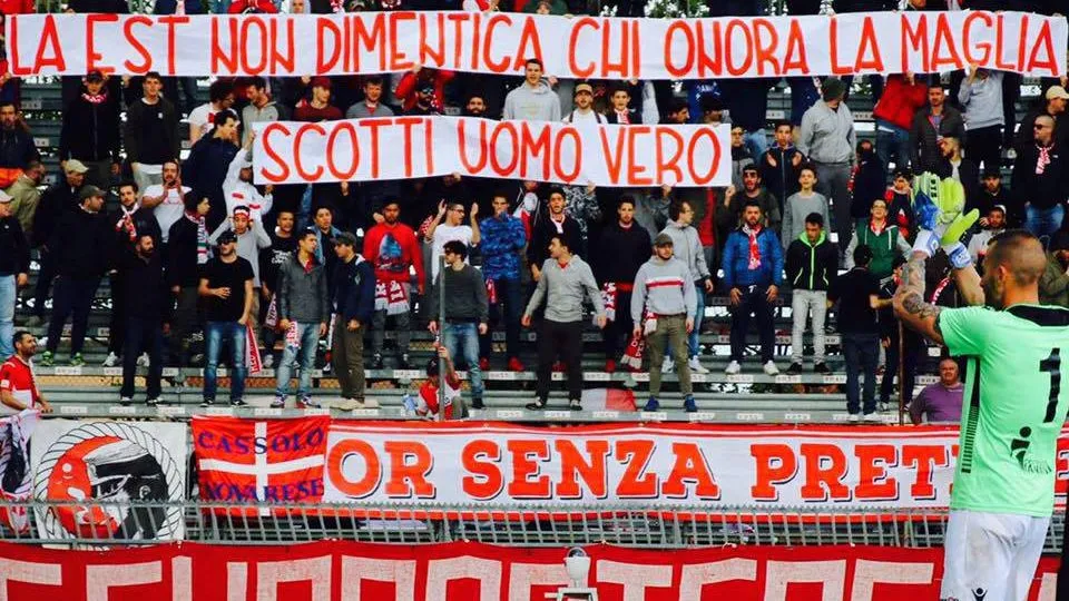 Il tributo della Curva Est a Francesco Scotti
