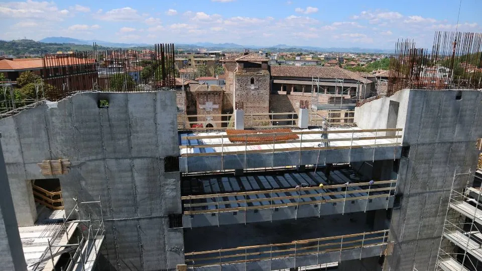 la vista esterna sui lavori
