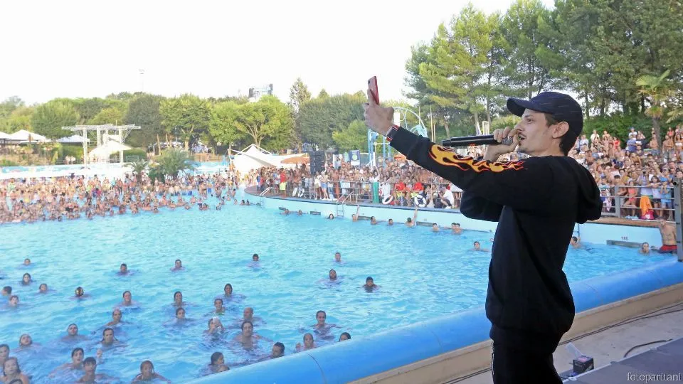 Fabio Rovazzi all’Aquafan