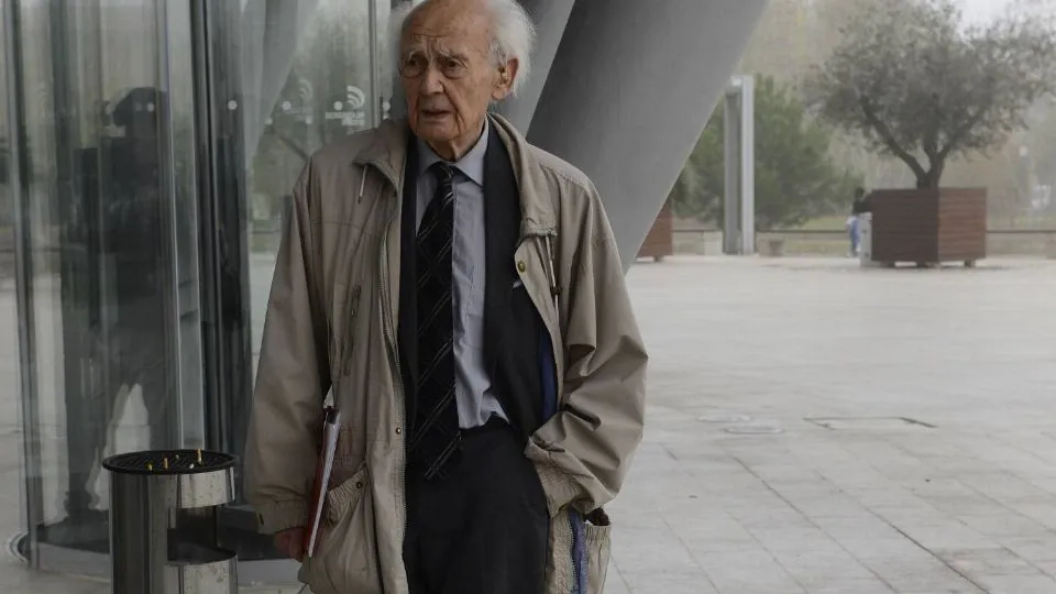 Bauman all’esterno del palacongressi di Rimini
