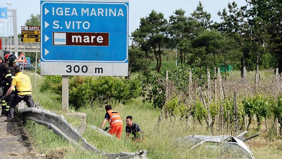 il recupero dell’auto / Adriapress.
