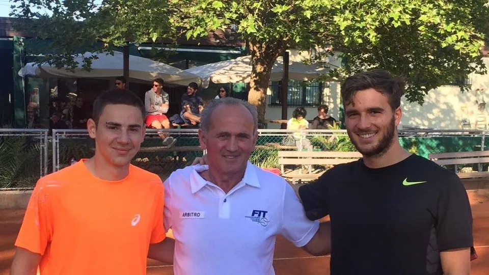 I due finalisti con l’arbitro Antonio Giorgetti
