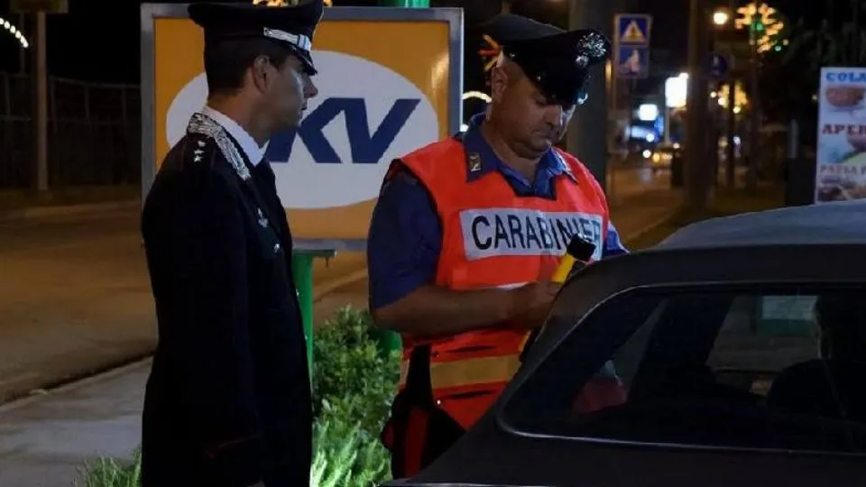 un controllo dei carabinieri (repertorio)
