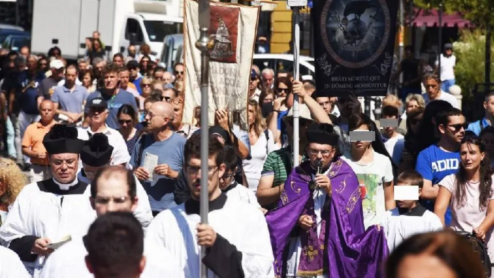 la processione (Adriapress)