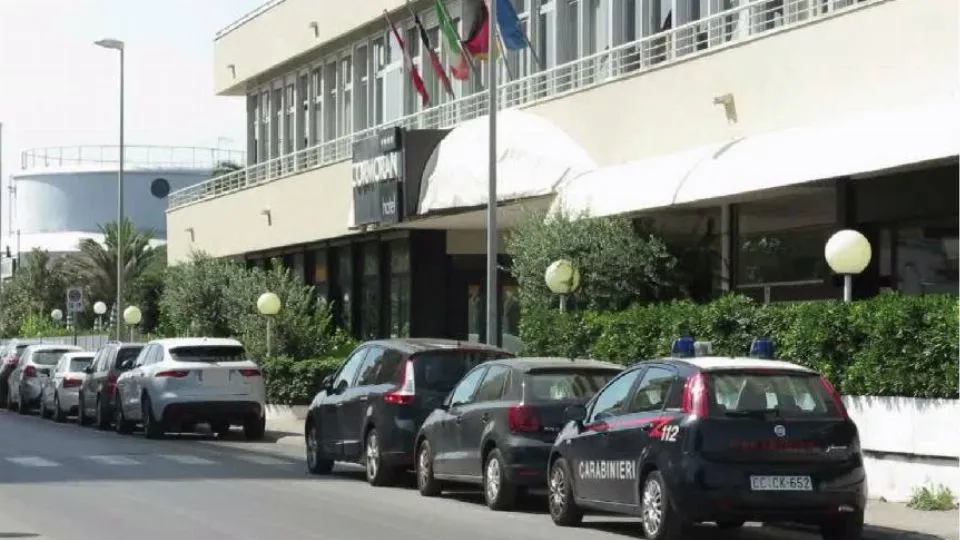 i Carabinieri sul posto (Adriapress)
