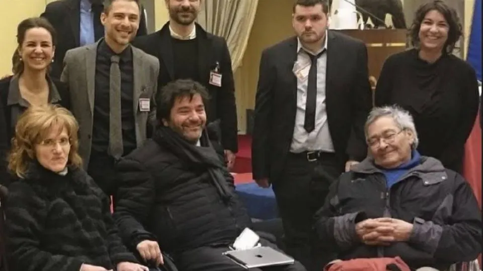 Griffo, a destra, e la delegazione di Educaid alla Camera
