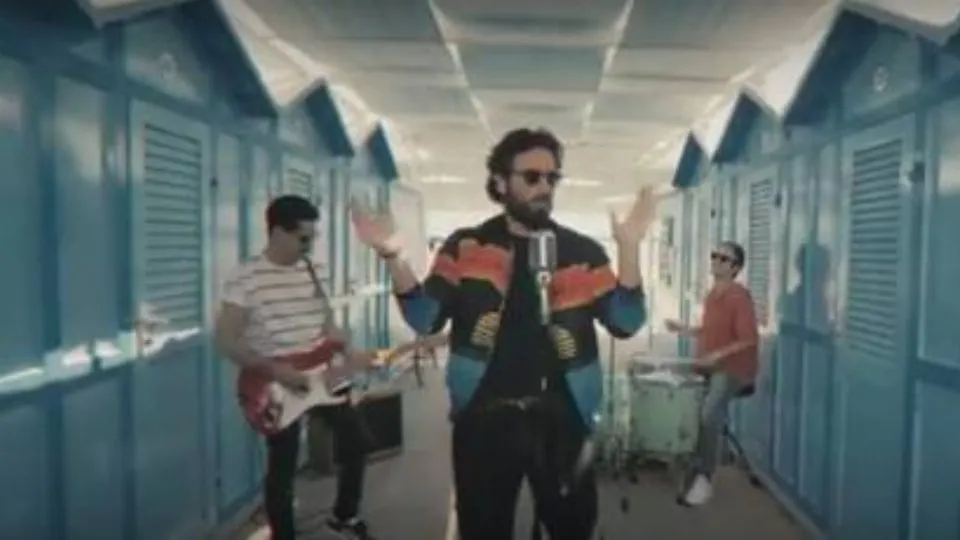 un frame del video