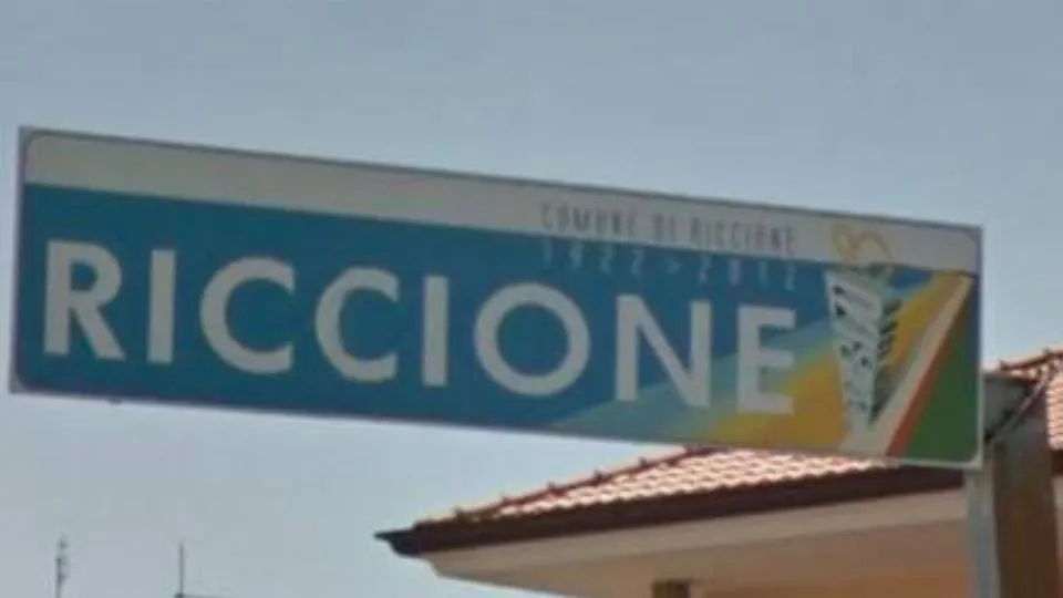 un cartello di Riccione