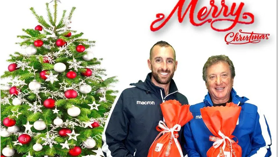 La locandina dei panettoni biancorossi con Scotti e Acori
