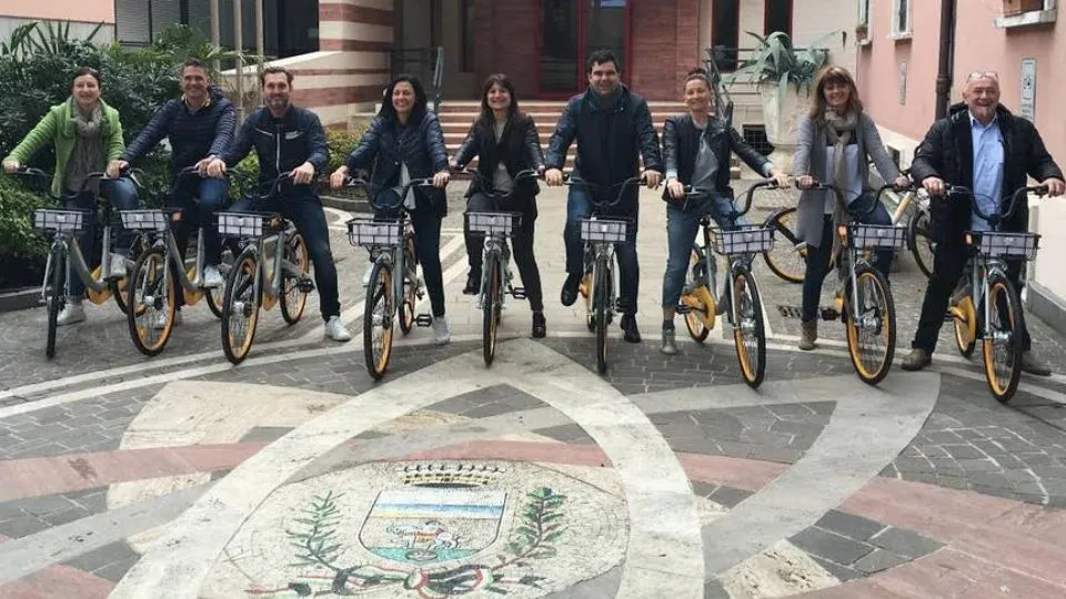 la Giunta in bici

