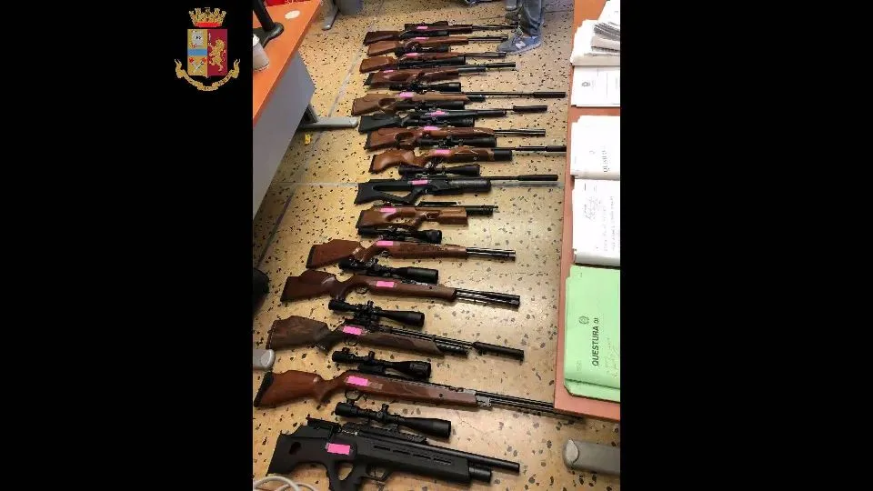 le armi sequestrate a Rimini