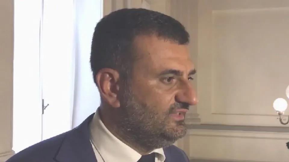 il presidente Anci Decaro
