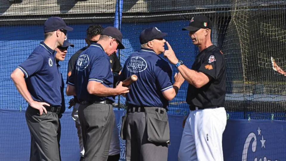 L’espulsione di Romero e Ceccaroli (Lorenzo Bellocchio)
