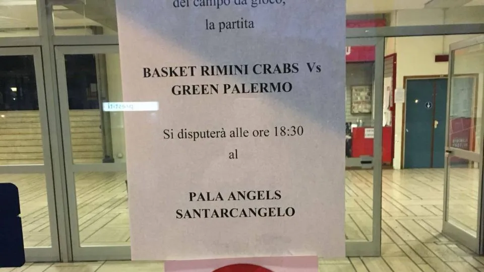 Il foglio appeso all’ingresso del Flaminio
