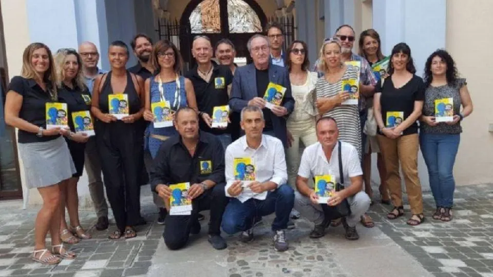 foto di gruppo alla presentazione