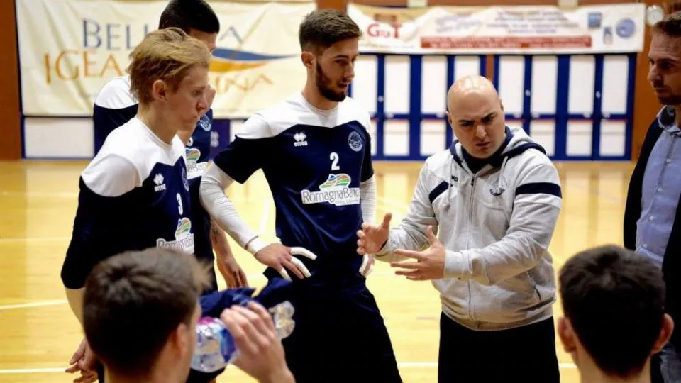 La formazione bellariese maschile durante un time out